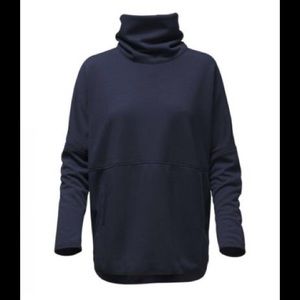 The North Face Cozy Slacker Poncho